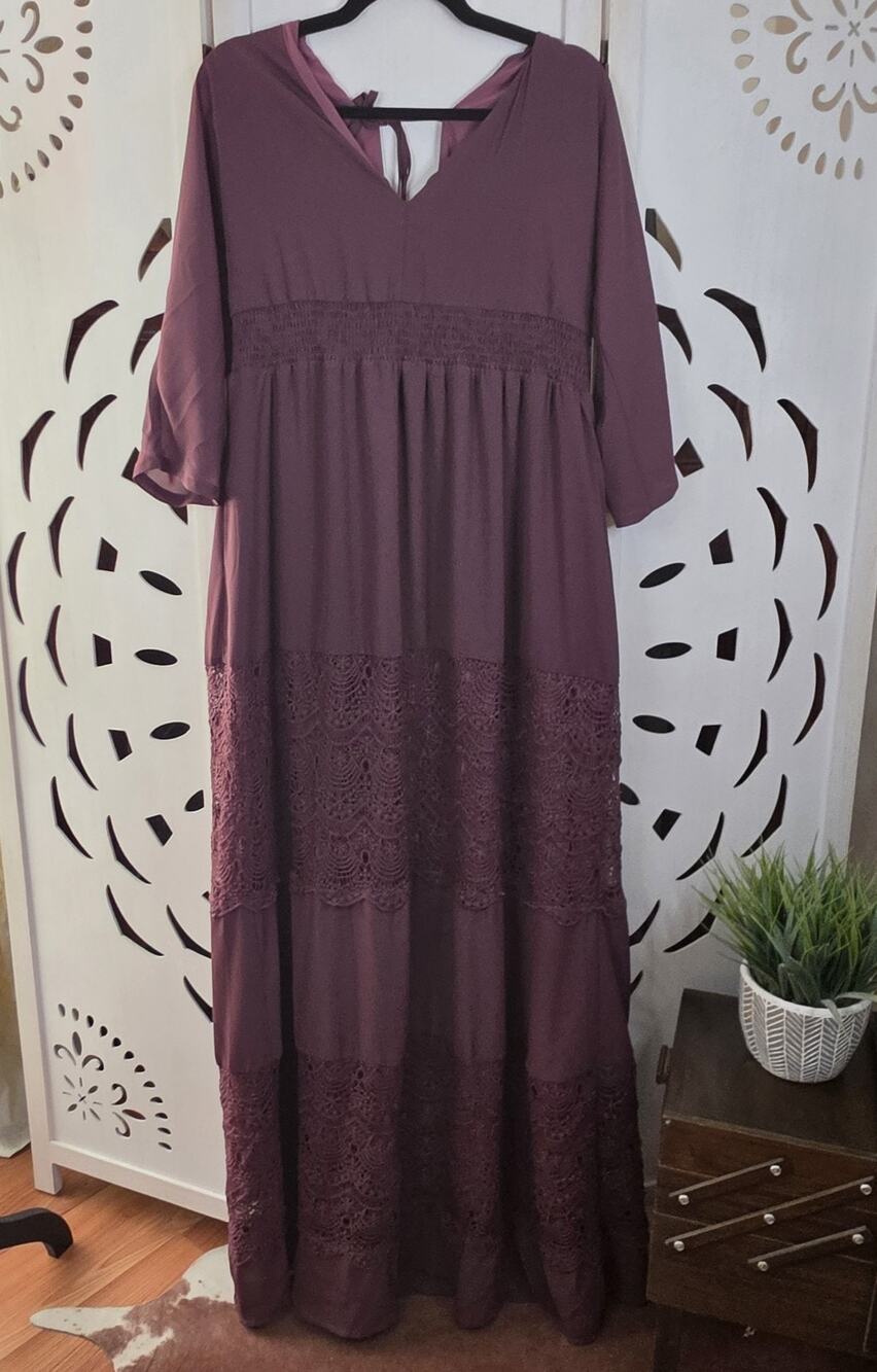 Everyday Chic Boutique Purple Cottage Core Maxi Dress with Lace Size L